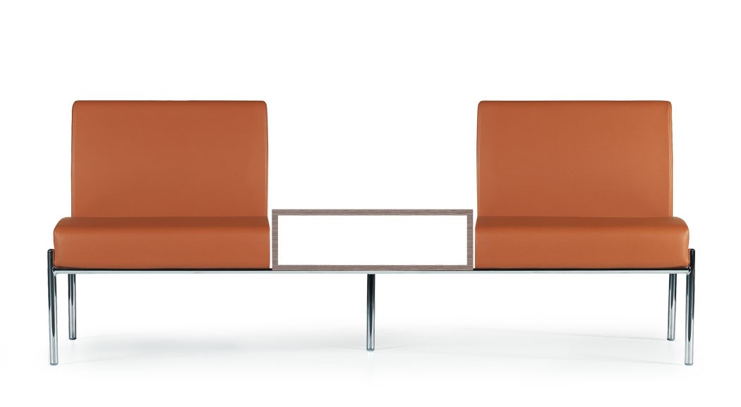 Dual waiting bench with middle table